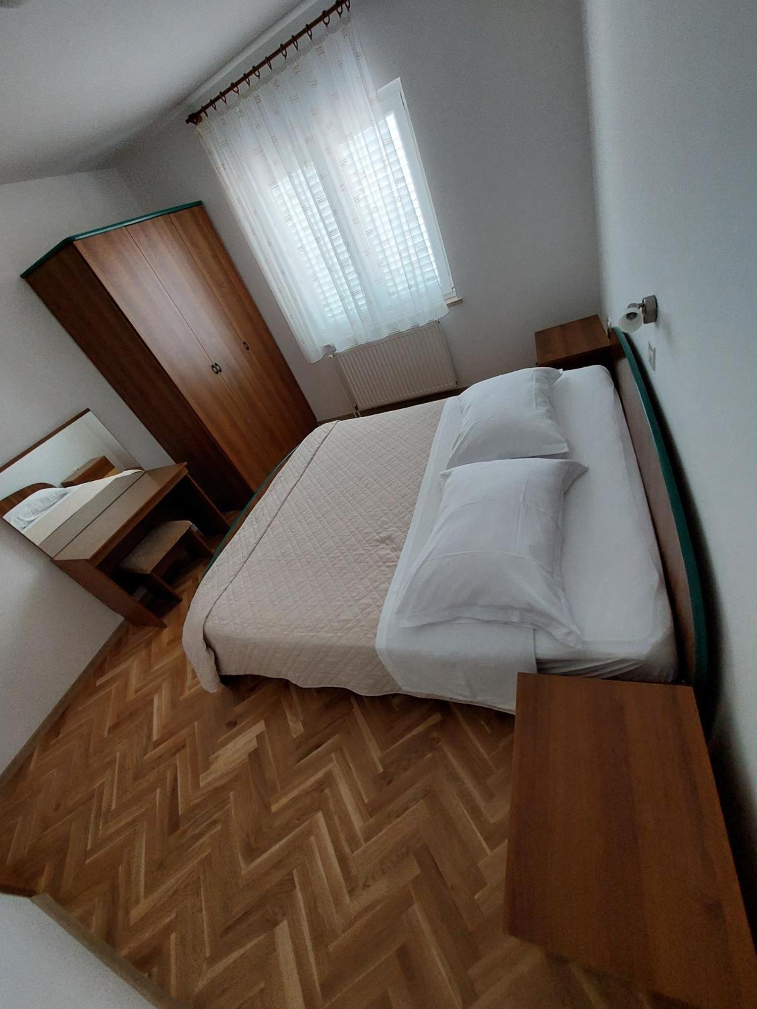 Apartments Mlacovic ราบ ภายนอก รูปภาพ